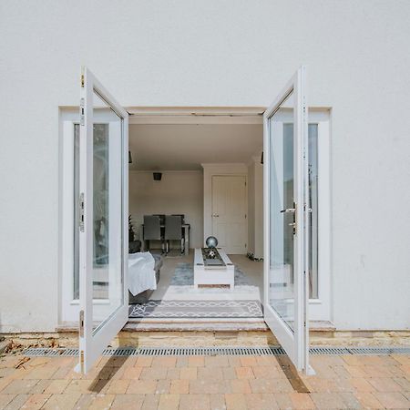 Linen Cottage- Parking, Leds, 4K Tvs, 5G Wifi And More! Bath Bagian luar foto