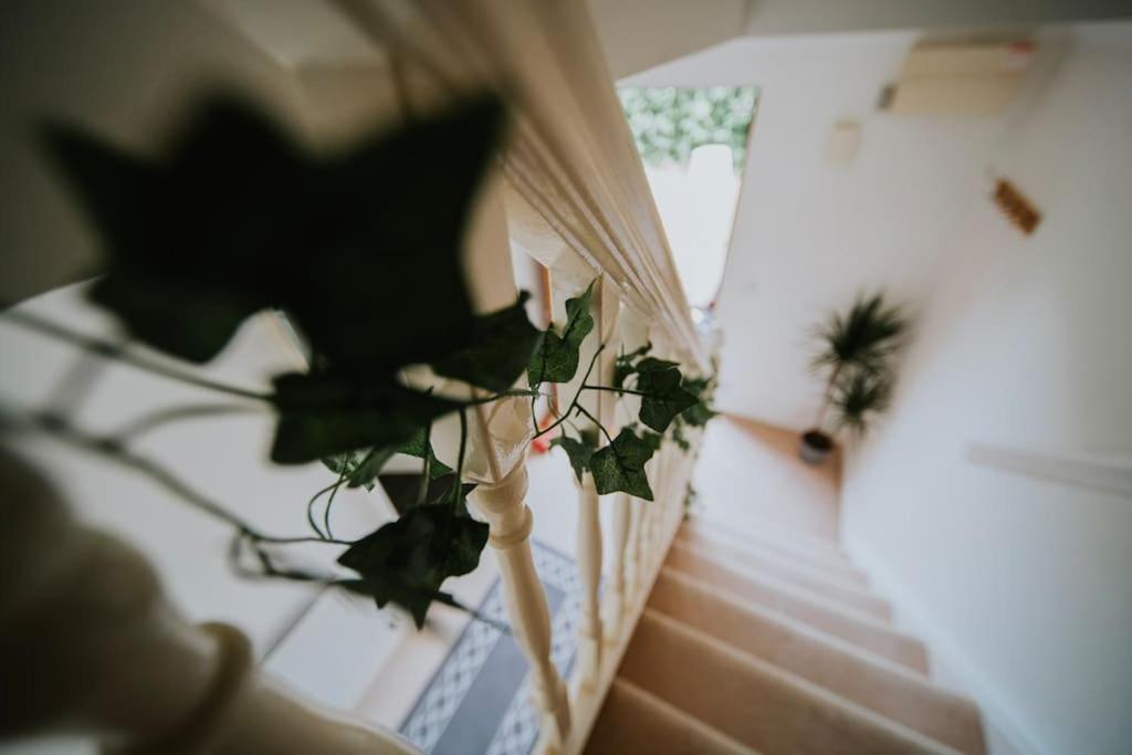 Linen Cottage- Parking, Leds, 4K Tvs, 5G Wifi And More! Bath Bagian luar foto