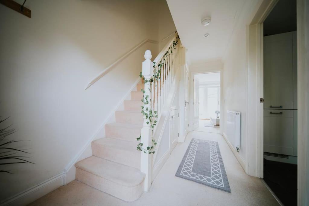 Linen Cottage- Parking, Leds, 4K Tvs, 5G Wifi And More! Bath Bagian luar foto